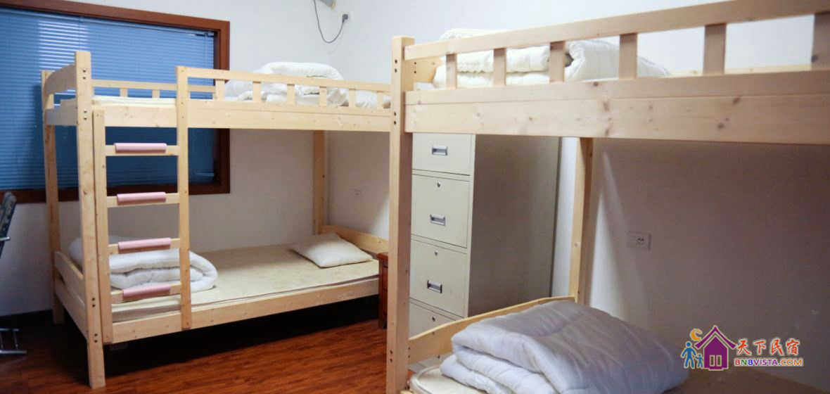 独卫男生四人间