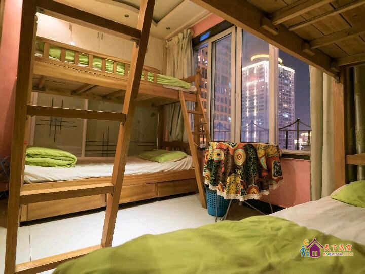 舒适四人间(床位)(公共卫浴)