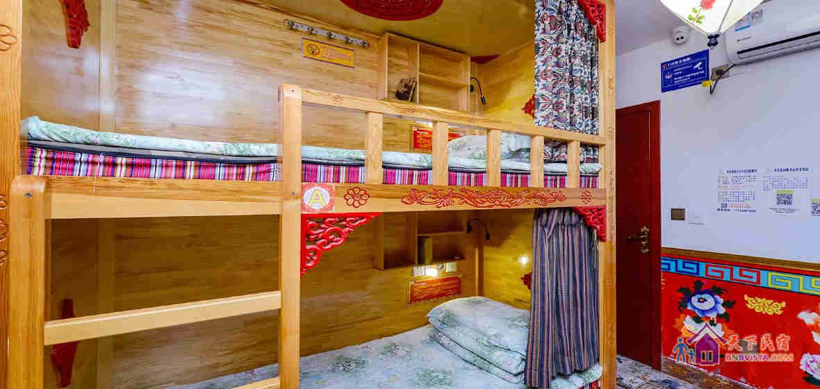 西藏风情女生超级VIP四人独立卫浴间(床位)