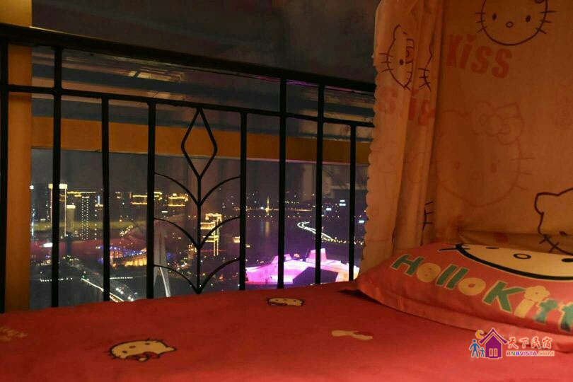 美女多拉A梦主题六人间（床位）