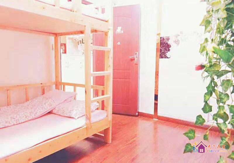 小清新田园风女生六人间(无窗)