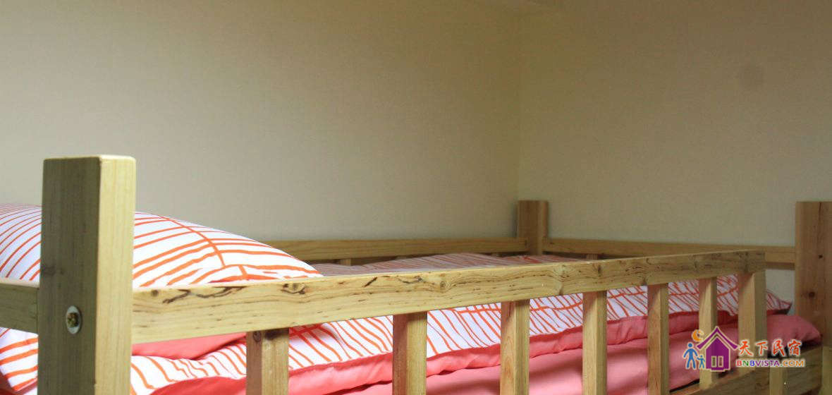 普通四人床位间