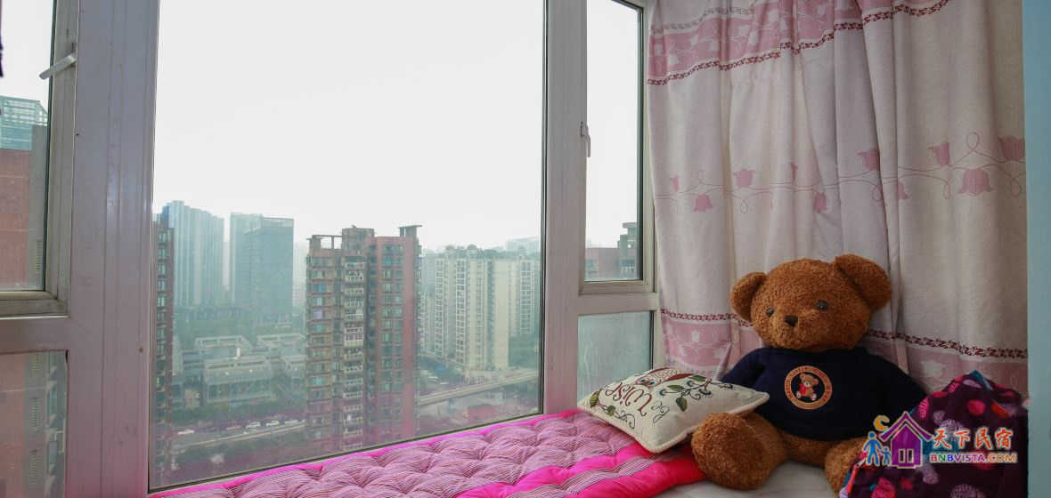 女生超大飘窗八人房