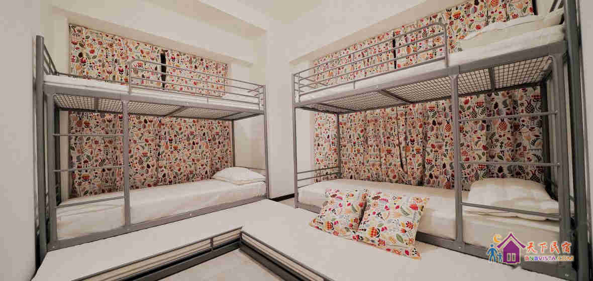 双向采光女生四人间