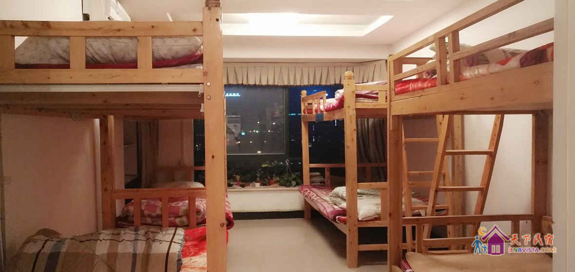 斯莱特林江景男神八人间(床位)