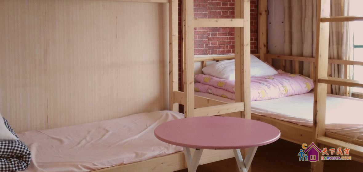 布斯巴顿江景女神6人间(床位)