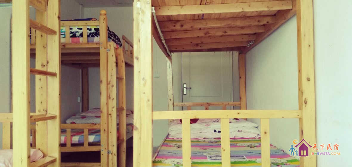 赫奇帕奇江景男神六人间(床位)