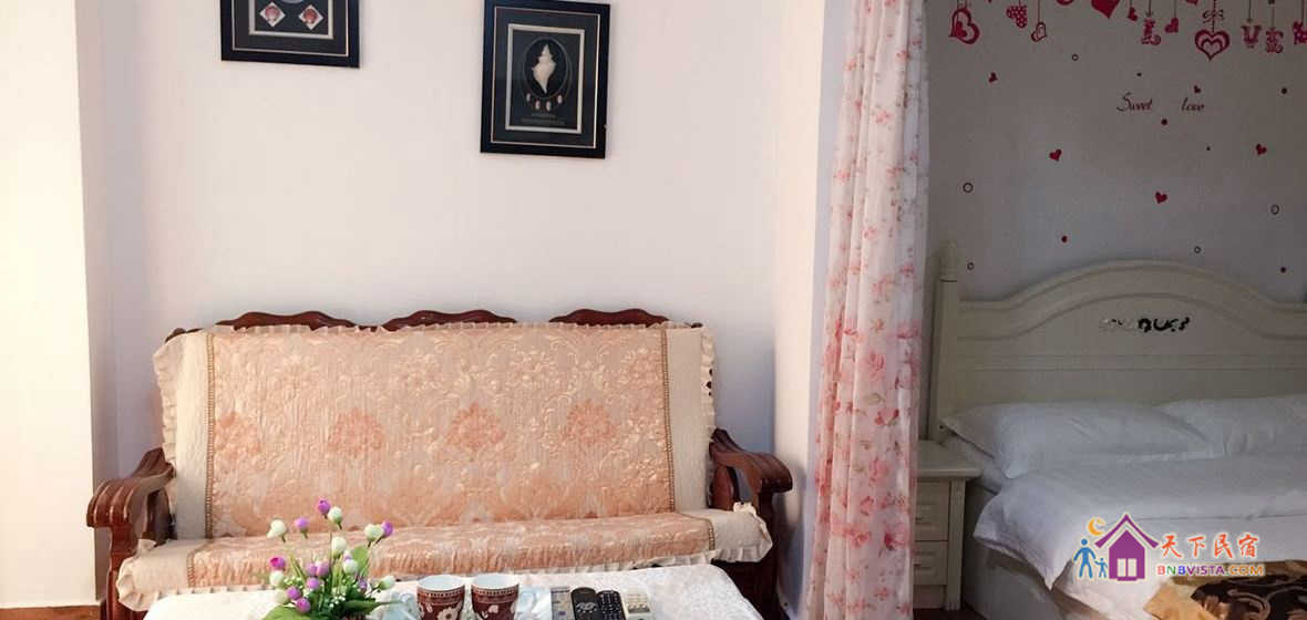 轻轨站旁一居室