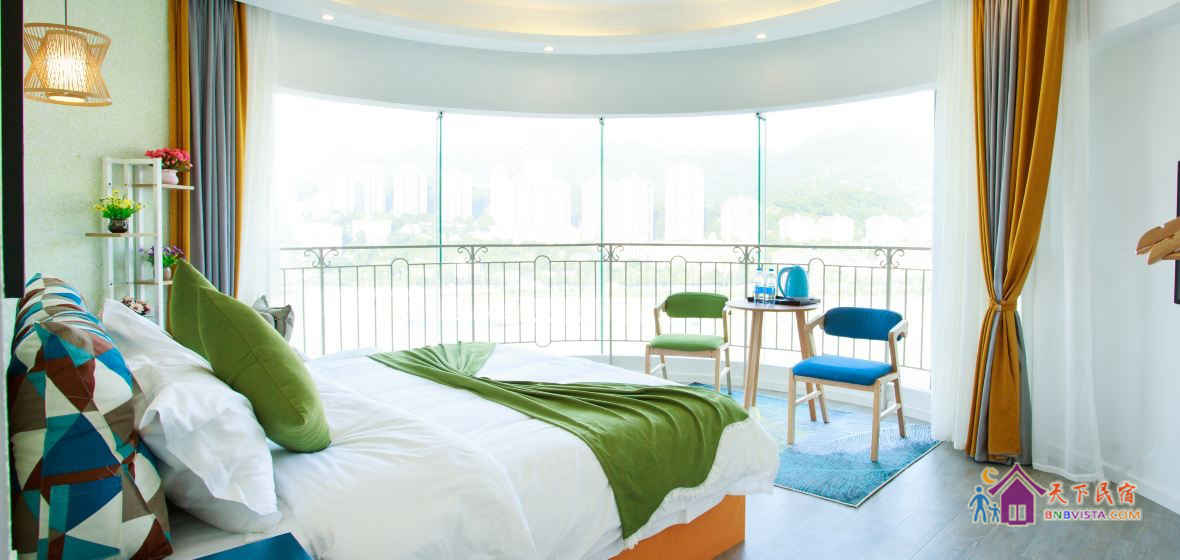 私人订制圆弧江景大床房