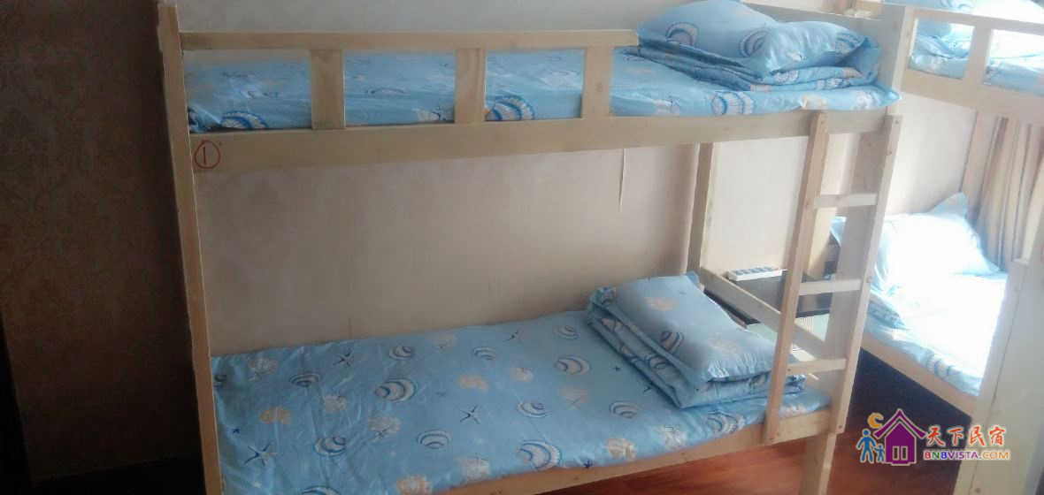 女生舒适六人床位房