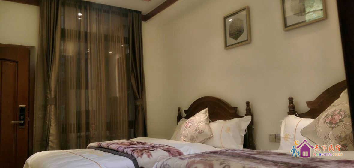 民俗温馨家庭房