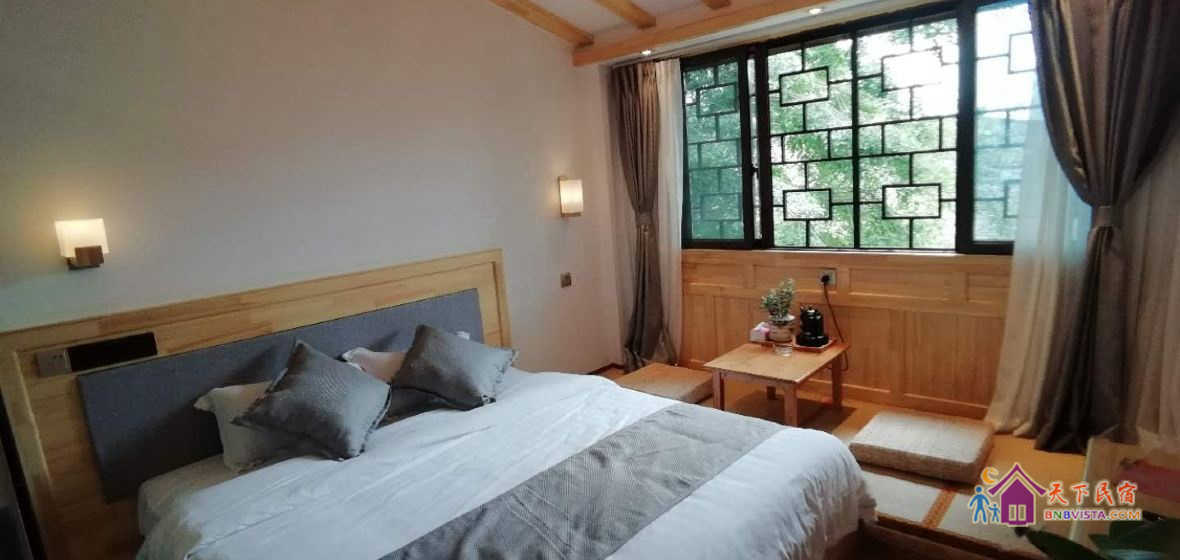 榻榻米520情侣房