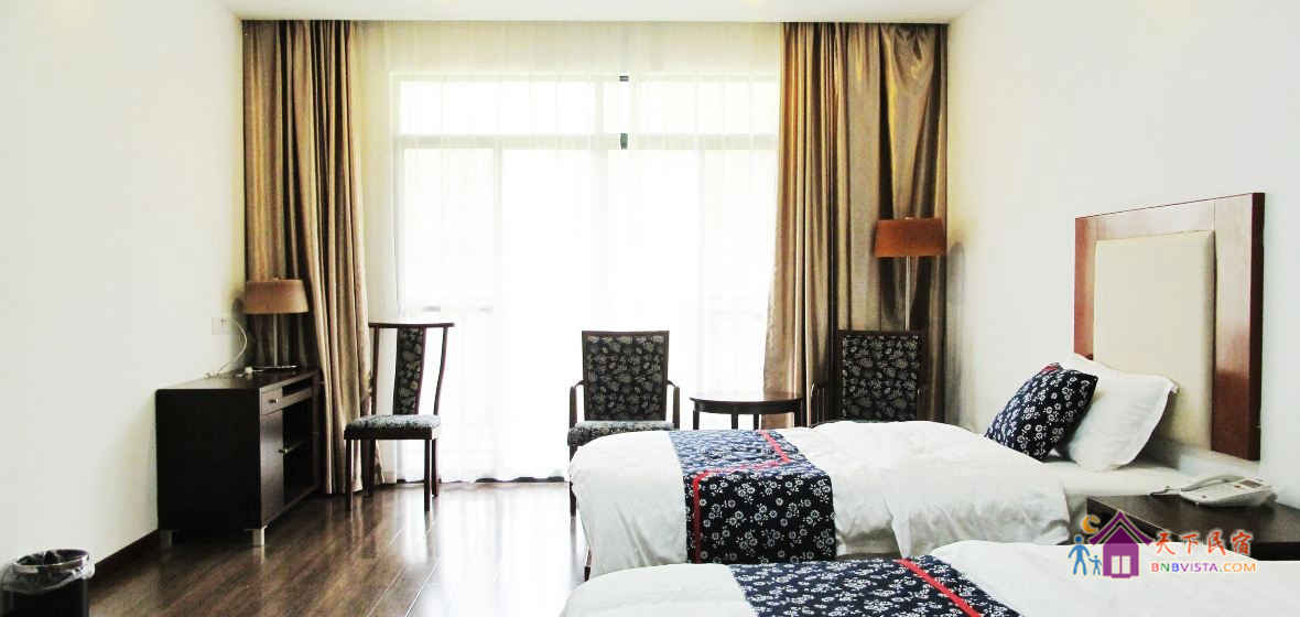 阳台湖景亲子房