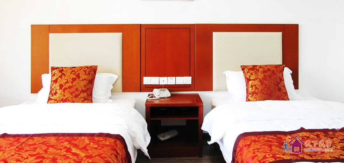 阳台湖景标准间