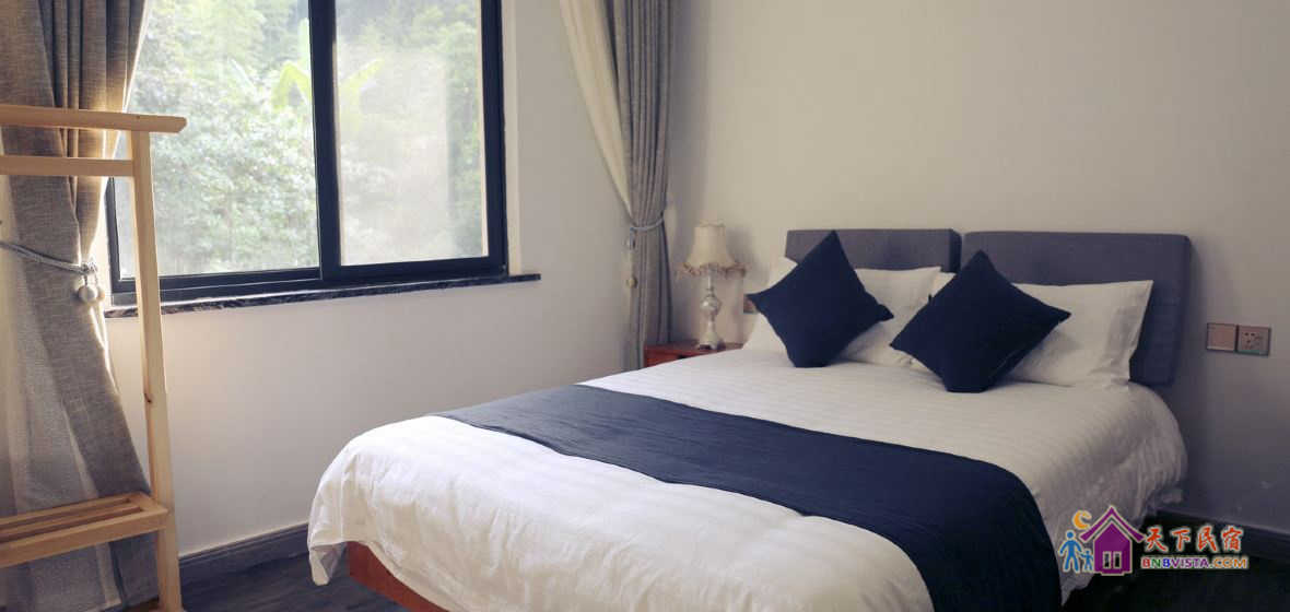 山景大床房