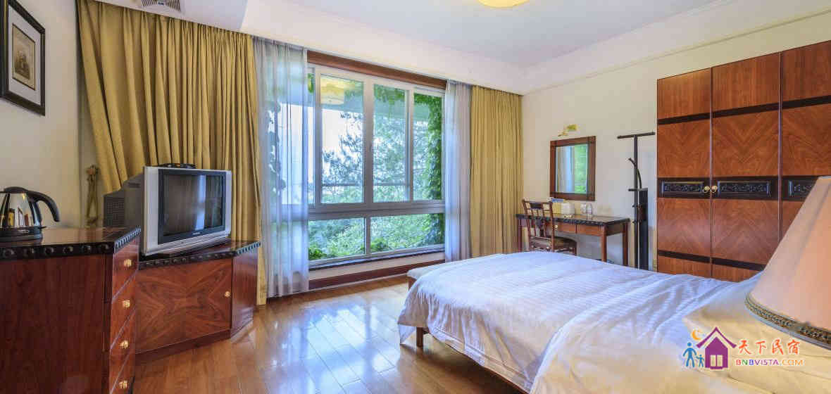 豪华园景五间别墅