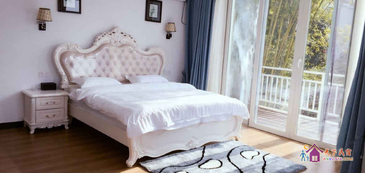 广岛之恋湖景别墅