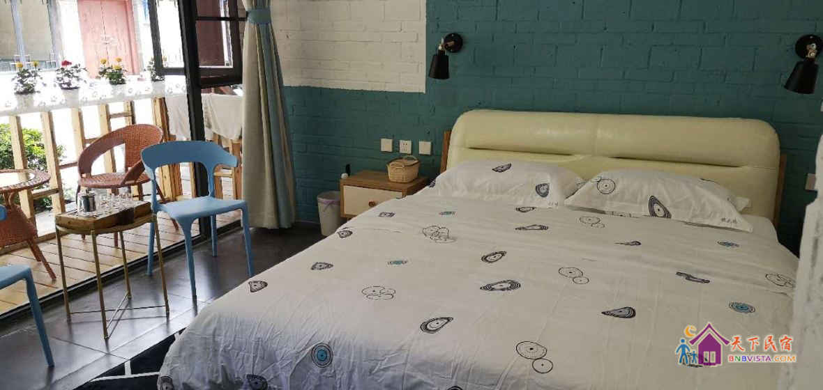 北欧风情阳台大床房