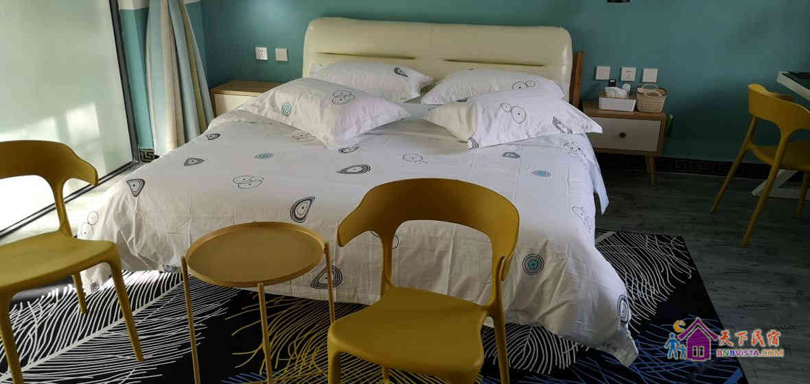 北欧风情豪华阳台大床房