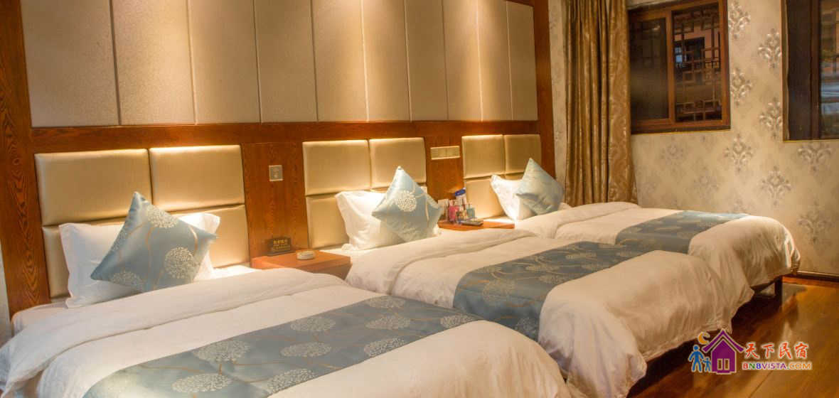 温馨家庭三人间