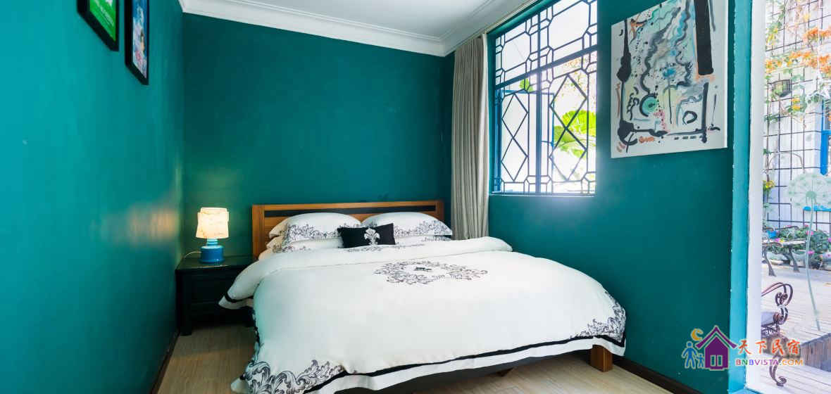 揽月-园景家庭房