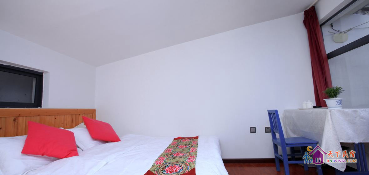 阳光榻榻米大床房