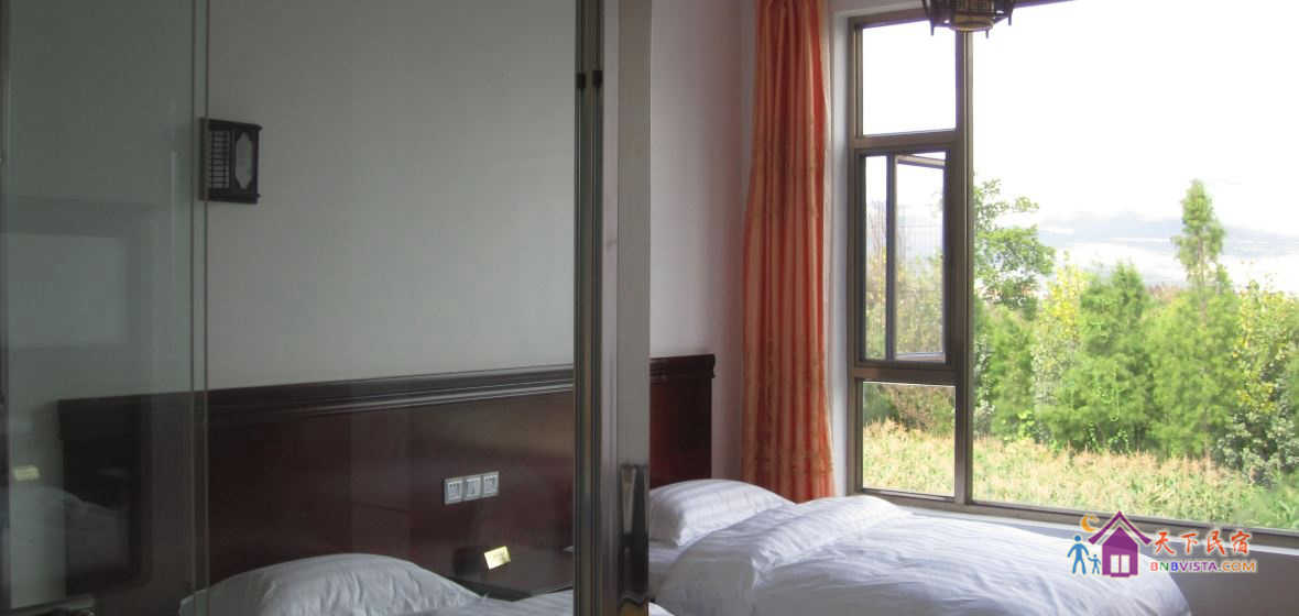 双人标准间实木海景房