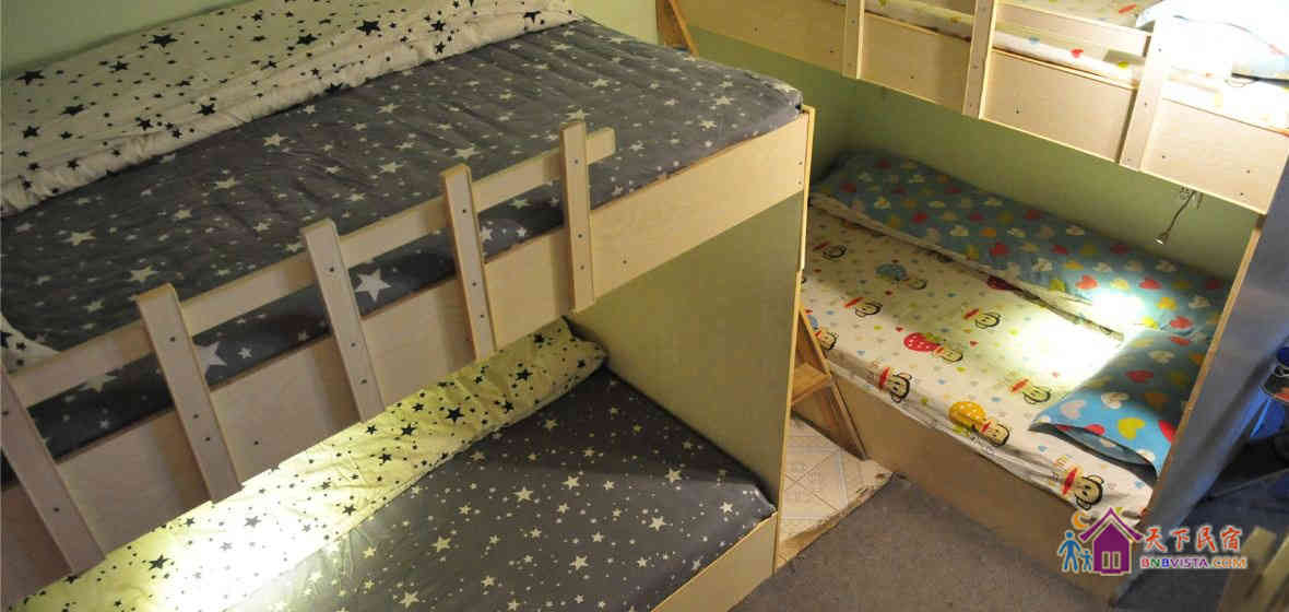 楚楚女生八人房(床位)