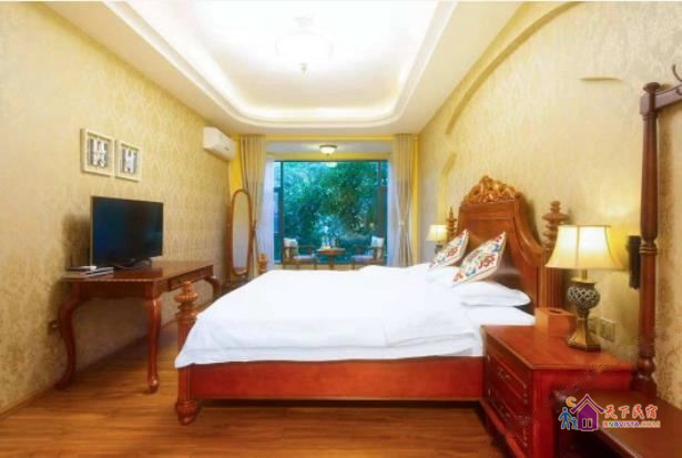 林荫海景大床房