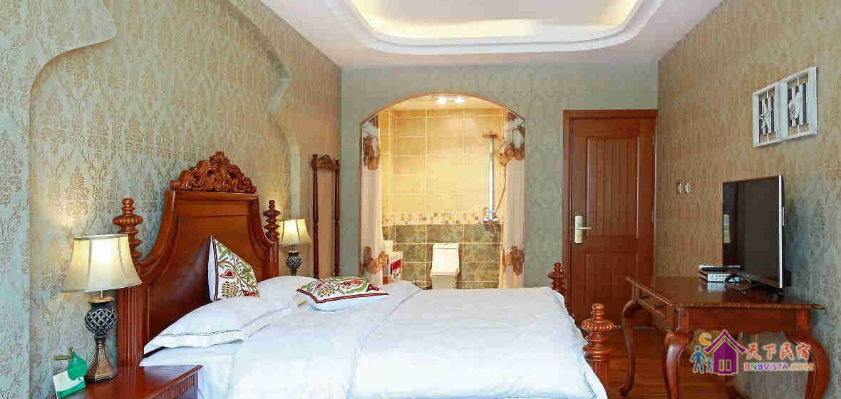 林荫商务海景大床房