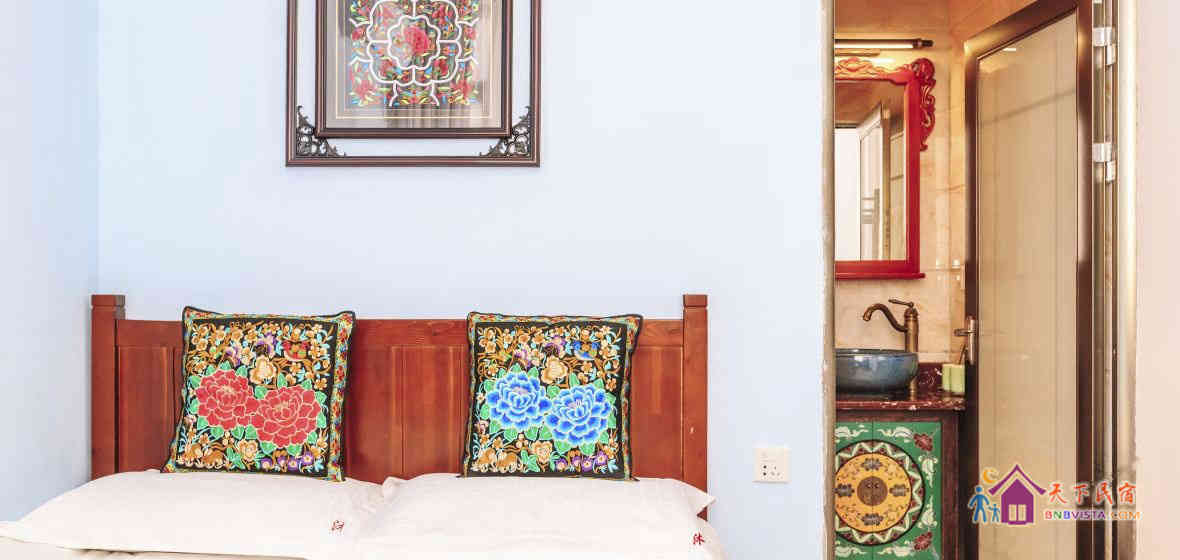 后院温馨大床房