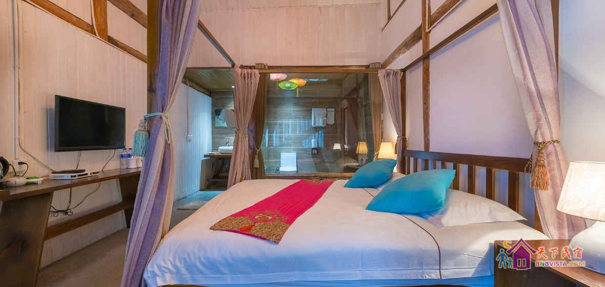 雅苑菡萏复古豪华大床房