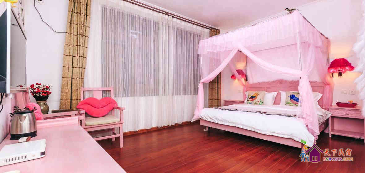 鸟羽花香大床房