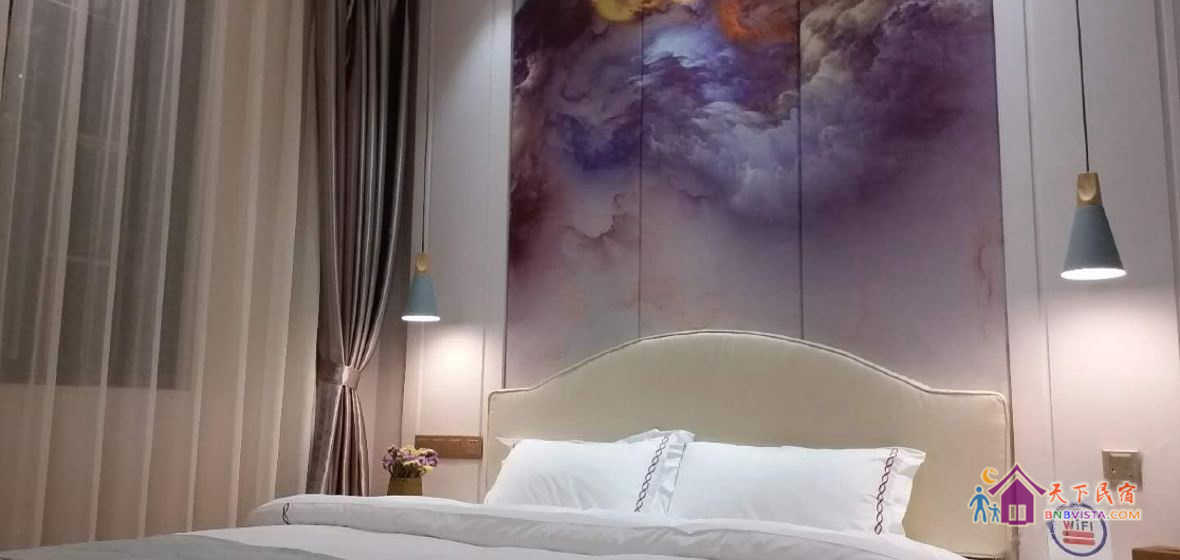 梦幻之云大床房