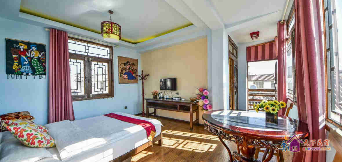 豪华阳台大床房