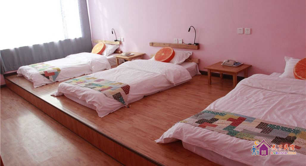 女生榻榻米四人间床位房