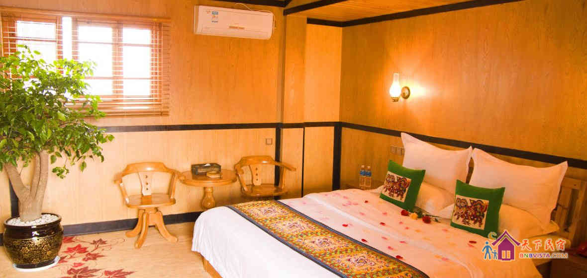 豪华木式大床房