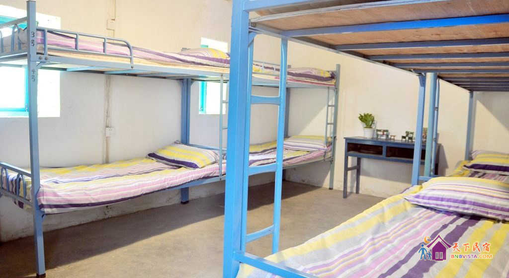 老木屋八人间(床位)