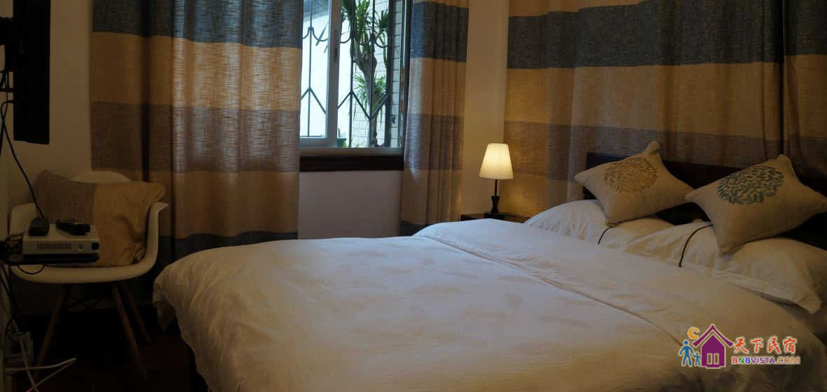 山里 庭院大床房