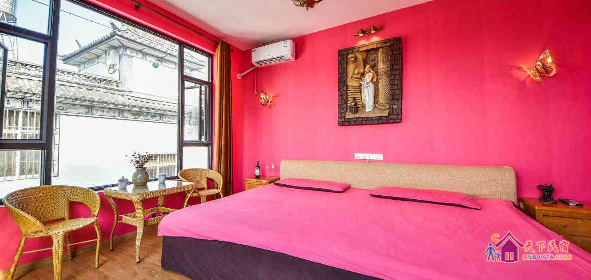 阳光女神情侣间