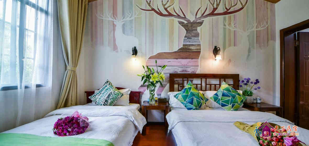 温馨甜蜜家庭三人间