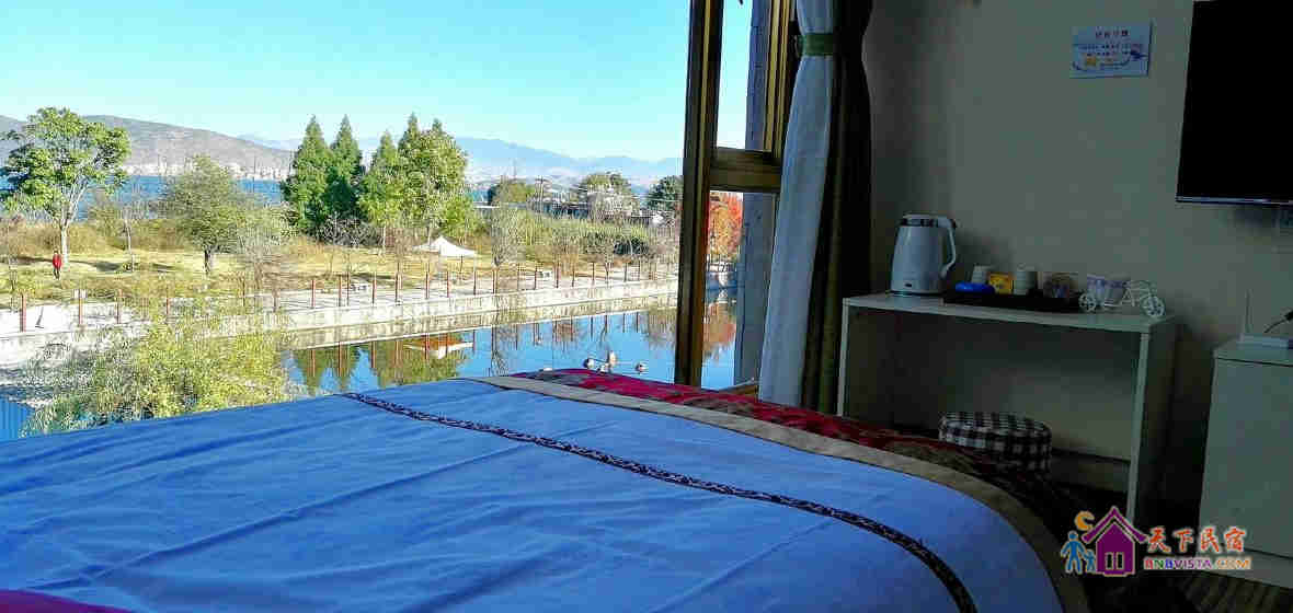 2楼韩式侧海景标间