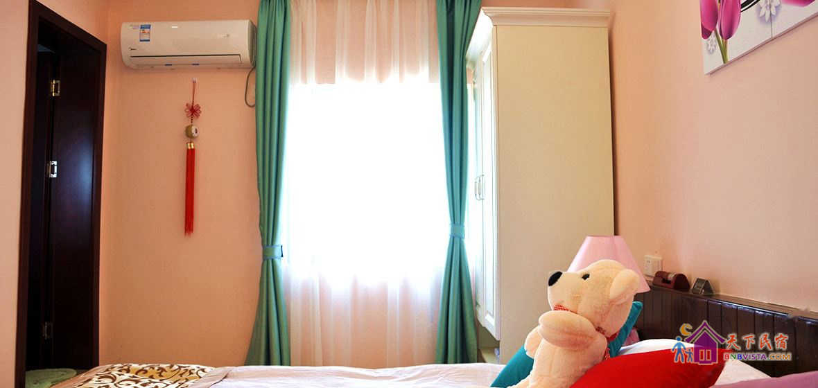 3楼韩式豪华山景大床房