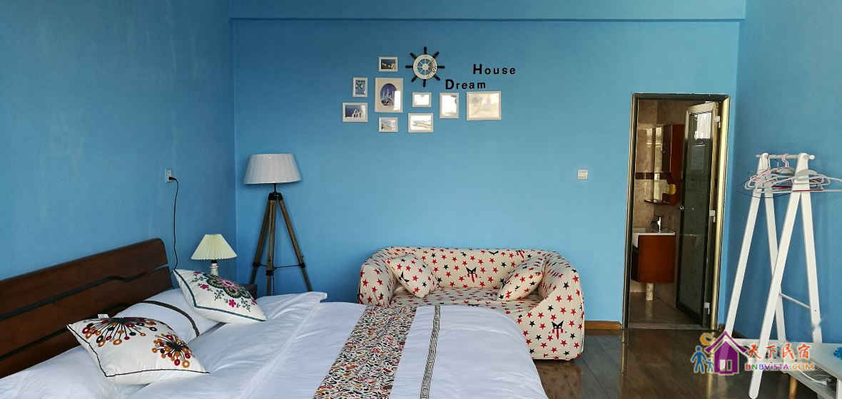 豪华阳光大床房