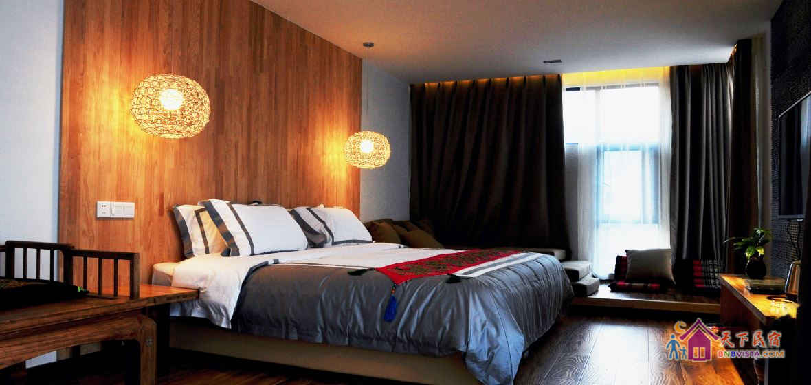 山景露台大床房B