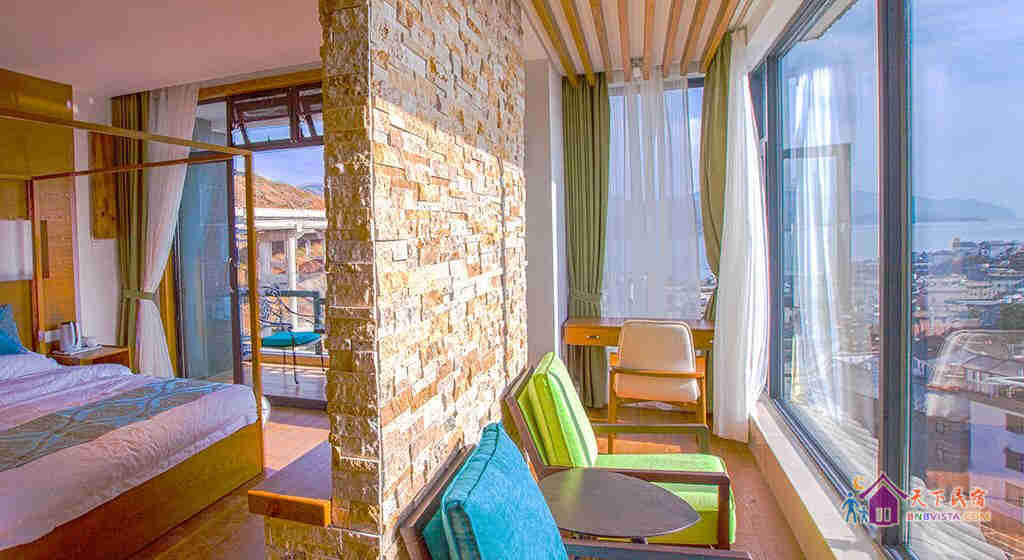 豪华全景观海大床房