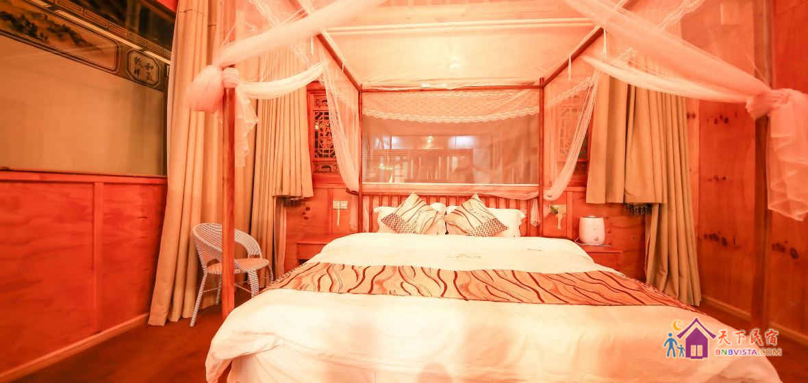 宣紫楼木制大床房