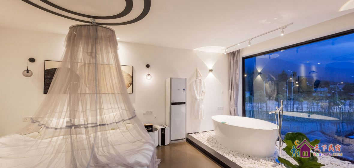 海景豪华圆床房