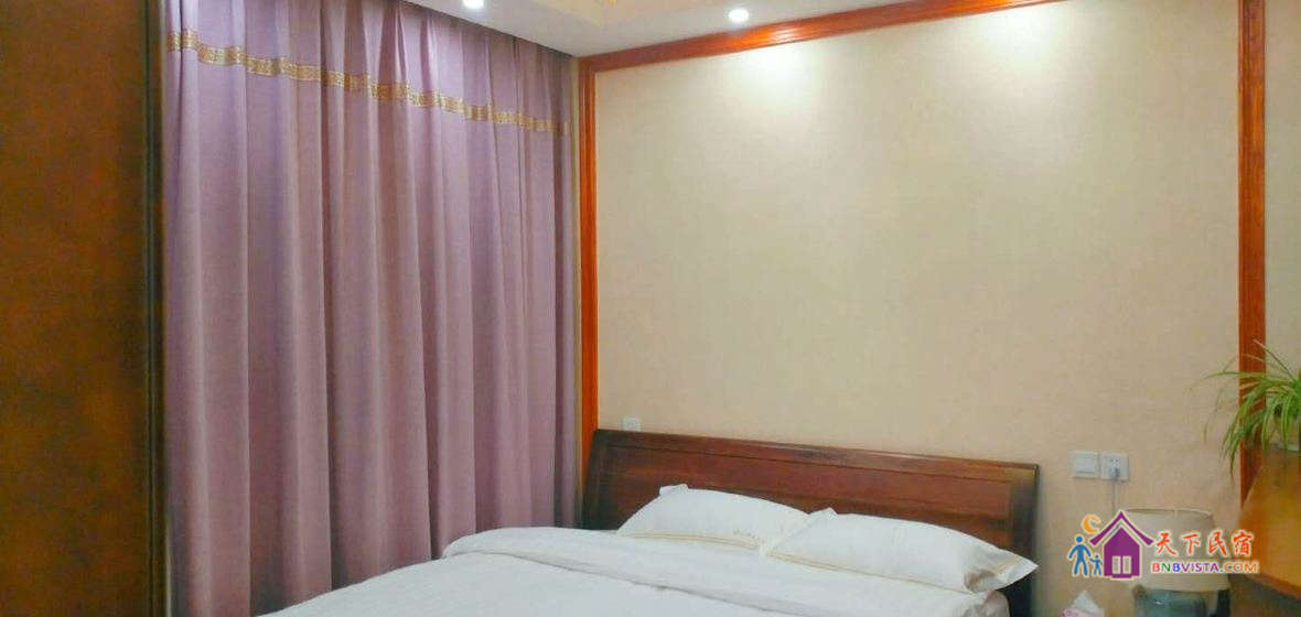 望星豪华大床房