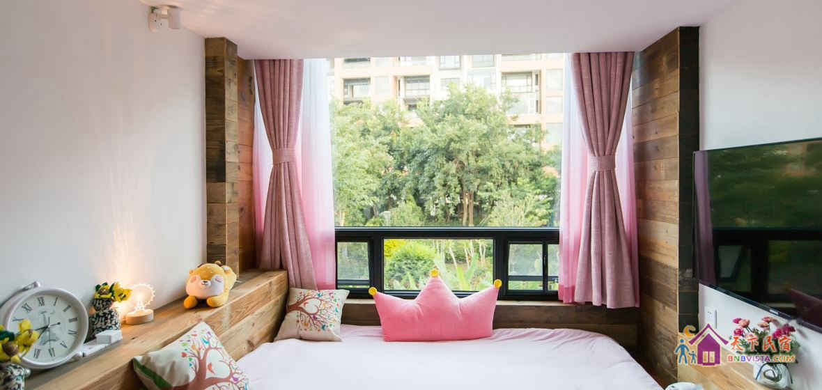 粉系榻榻米大床房